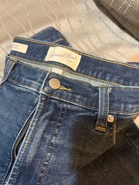 Universal Thread Medium Wash Denim Jeans with Gold Stitching